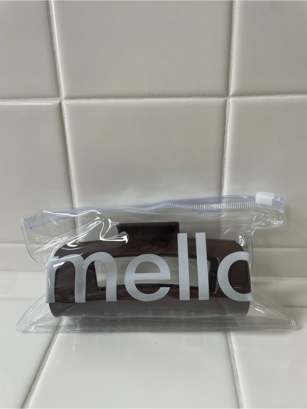 NWT Mello Jumbo Cloud Clip 4.75 inch Retail $25 Color - Cocoa